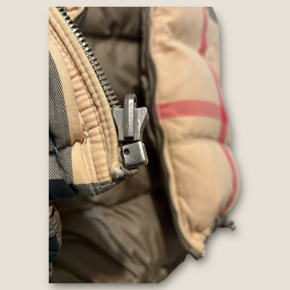 Burberry Reversible Nova Check Puffer Vest Hooded Beige Plaid Men's - Picture 6 of 8